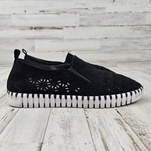 Isle Jacobson Hornbek Black Perforated Pull On Shoes